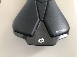 Sillín Prologo Scratch M5 Carbono