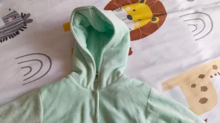 Chaqueta bebé 6-12 meses con capucha