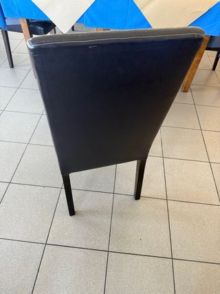 Sillas de comedor de cuero y madera con funda