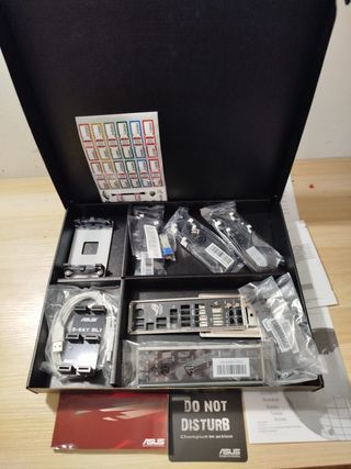 MoBo ASUS Crosshair V Formula-Z + CPU AMD FX-8320!