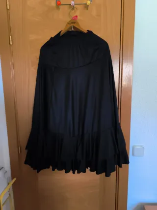 Falda Flamenca Negra con Lunares Rojos