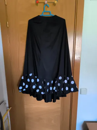 Falda Flamenca Negra con Lunares Rojos