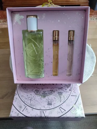 Se vende estuche  Eau de Toilette Lancome de 100