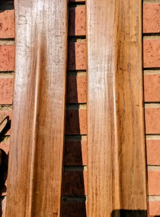 Esquís de Madera Antiguos con Bastones