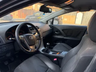 Toyota Avensis 2011