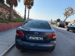 Toyota Avensis 2011