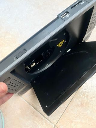 Reproductor Portátil  USB y DVD