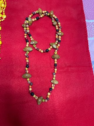 Collares y pulseras de bisutería
