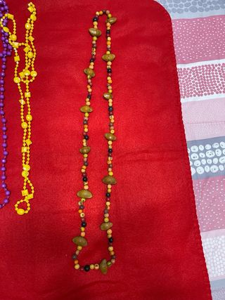 Collares y pulseras de bisutería