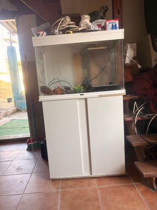 Pecera con mueble y accesorios