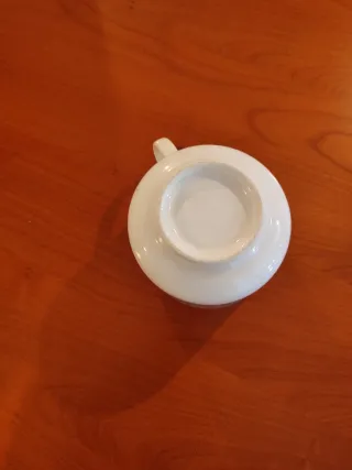 Tazza da tè/latte con fiori blu