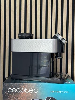 Cafetera Cecotec Negra y Plateada