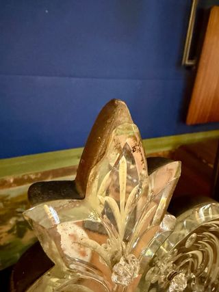 Espejo veneciano antiguo con estanteria