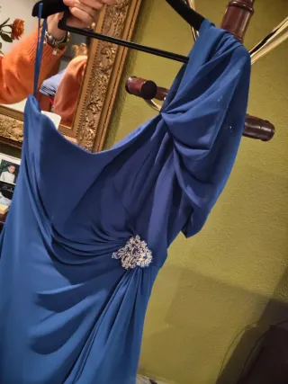 Vestido invitada asimétrico azul para una M-L