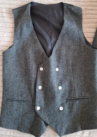 Americana gris con chaleco