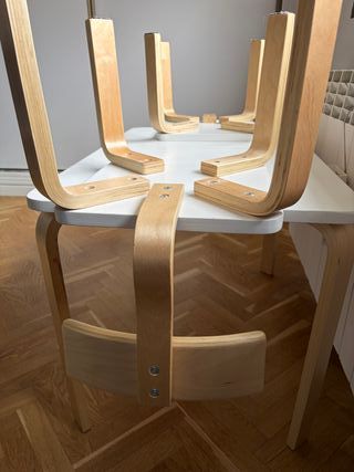 Mesa y 2 Sillas Infantiles de Madera