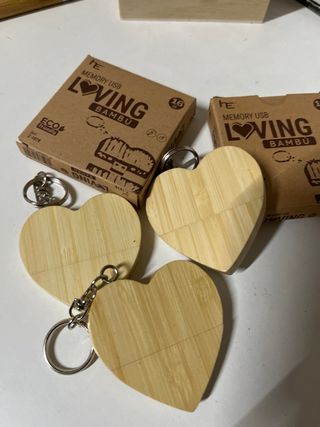 4 Memoria USB Corazón Bambú