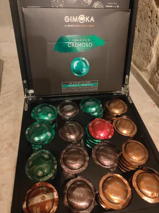 Cafetera Nespresso Zenius (Averiada)+ Lote de café