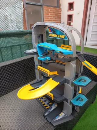 Parking coches 4 plantas MOLTO  Grande con caja