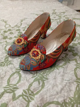 Traje de Fallera fuego y Dorado con dos corpiños