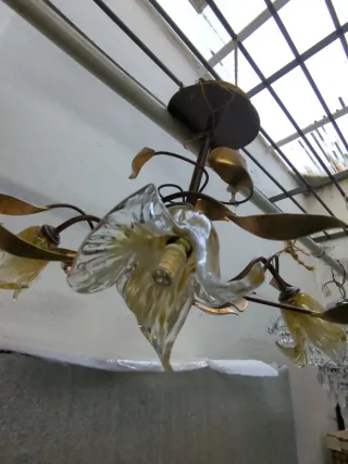Lampada a sospensione dorata con cristallo stile veneziano