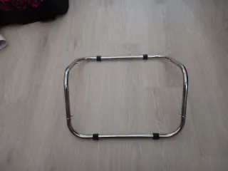 Apoya pies oficina negro/plata