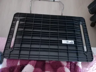 Apoya pies oficina negro/plata