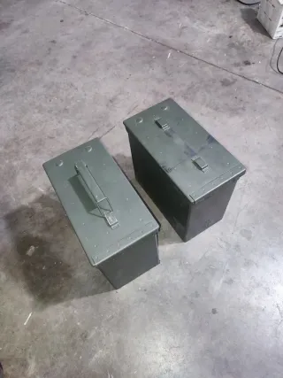 Cajas de Munición Metálicas Verdes
