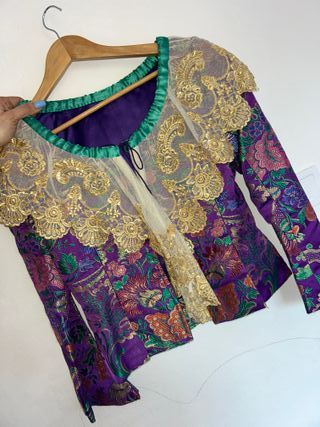 Traje de Fallera Morado y Dorado