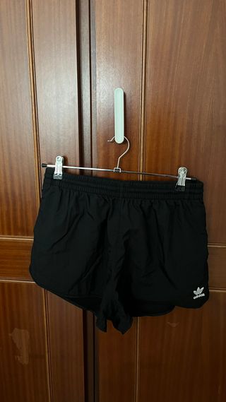 Pantalón corto deportivo Adidas negro