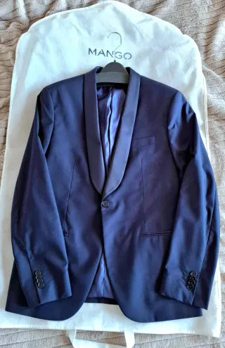 Traje de fiesta azul oscuro para caballero