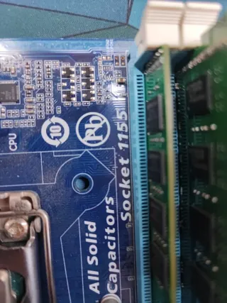 -Placa base GA-H61M-DS2 con i3 + 8GB RAM