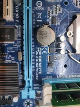 -Placa base GA-H61M-DS2 con i3 + 8GB RAM