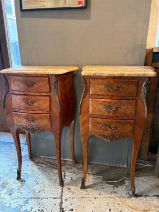 Comodini in Stile Luigi XV in Marmo e Legno