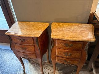 Comodini in Stile Luigi XV in Marmo e Legno