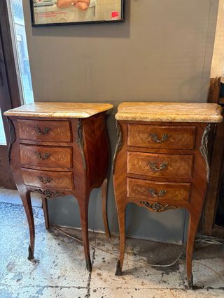 Comodini in Stile Luigi XV in Marmo e Legno