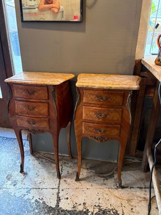 Comodini in Stile Luigi XV in Marmo e Legno