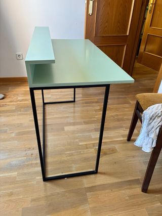 Escritorio de diseño verde y negro