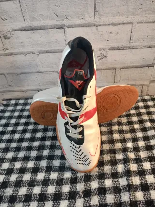 Zapatillas Pony Blancas y Rojas