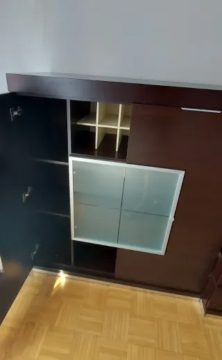 Mueble de comedor moderno madera y cristal