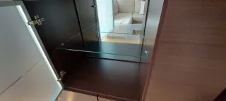 Mueble de comedor moderno madera y cristal