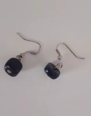 Pendientes negros con cierre de plateado