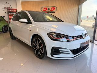 Volkswagen Golf GTI Perf. Honey