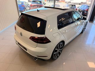 Volkswagen Golf GTI Perf. Honey