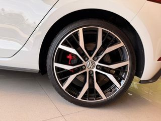 Volkswagen Golf GTI Perf. Honey