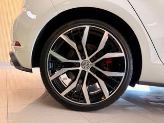 Volkswagen Golf GTI Perf. Honey