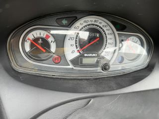 Suzuki Burgman 200 Blanca