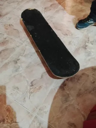 Monopatín con diseño divertido