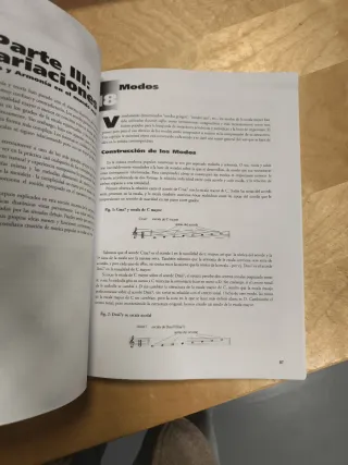 Libro Armonía y Teoría Musical MI