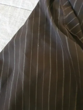 Falda asimétrica,con rayas diplomaticas